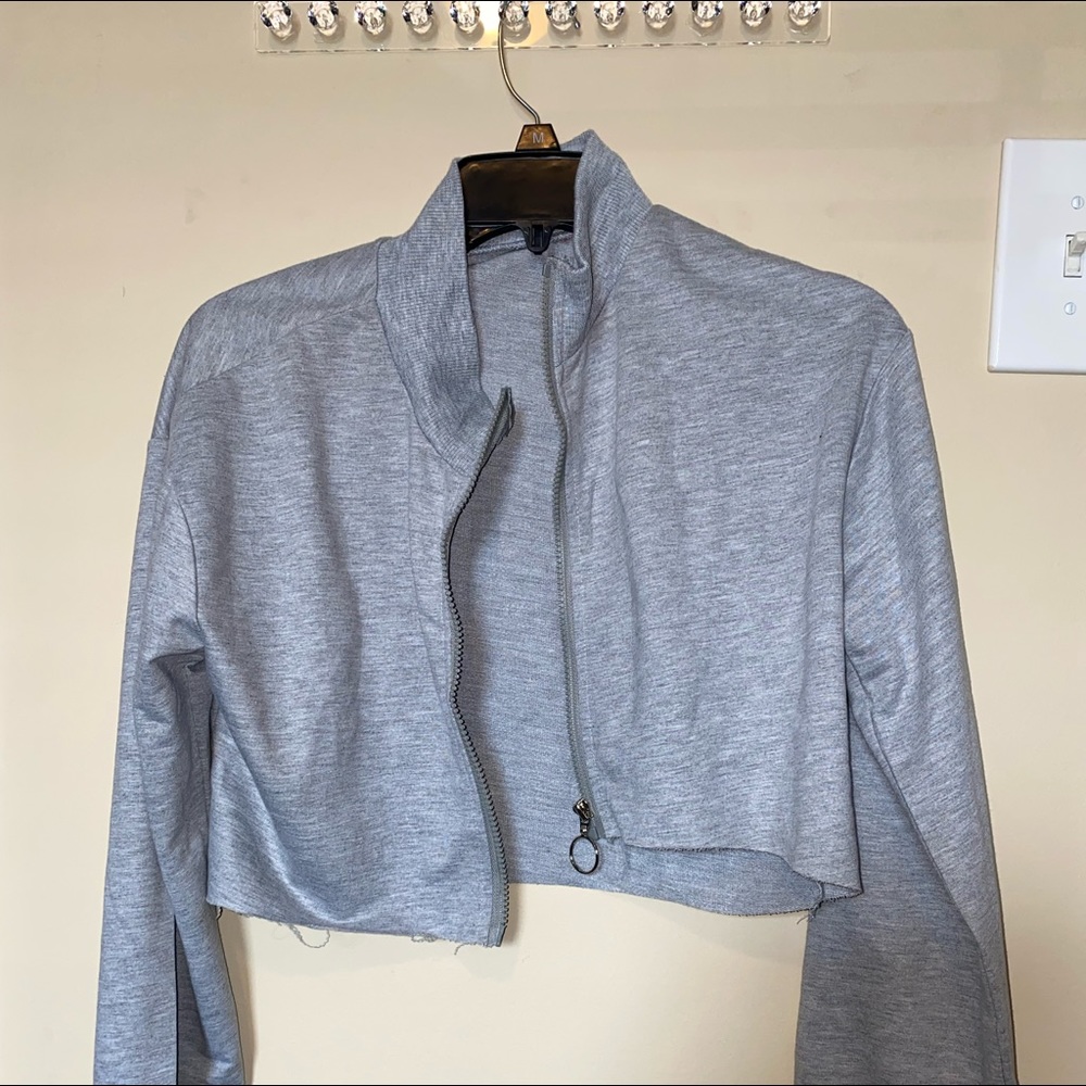 Cropped Grey Zip up!